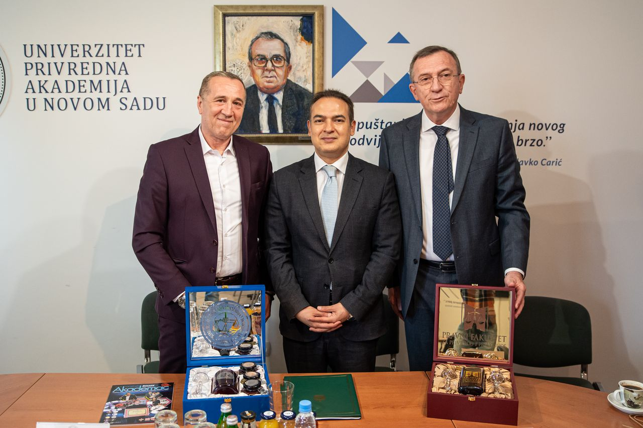 Njegova Ekselencija gospodin Basel Salah, Ambasador Arapske Republike Egipat u Srbiji održao je predavanje na Pravnom fakultetu za privredu i pravosuđe u Novom Sadu