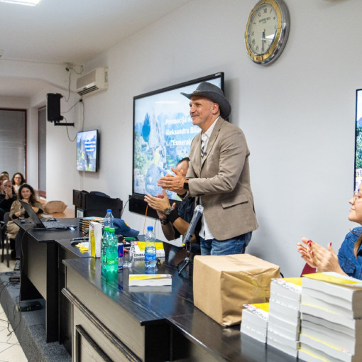 esmeralda 973 2023 35