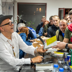 esmeralda 973 2023 40